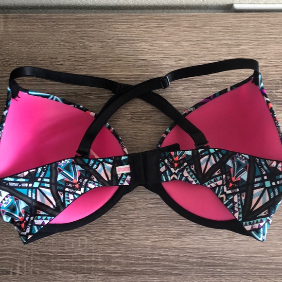 PINK Victoria’s Secret. WEAR EVERYWHERE PUSH-UP - Picture 4 of 8